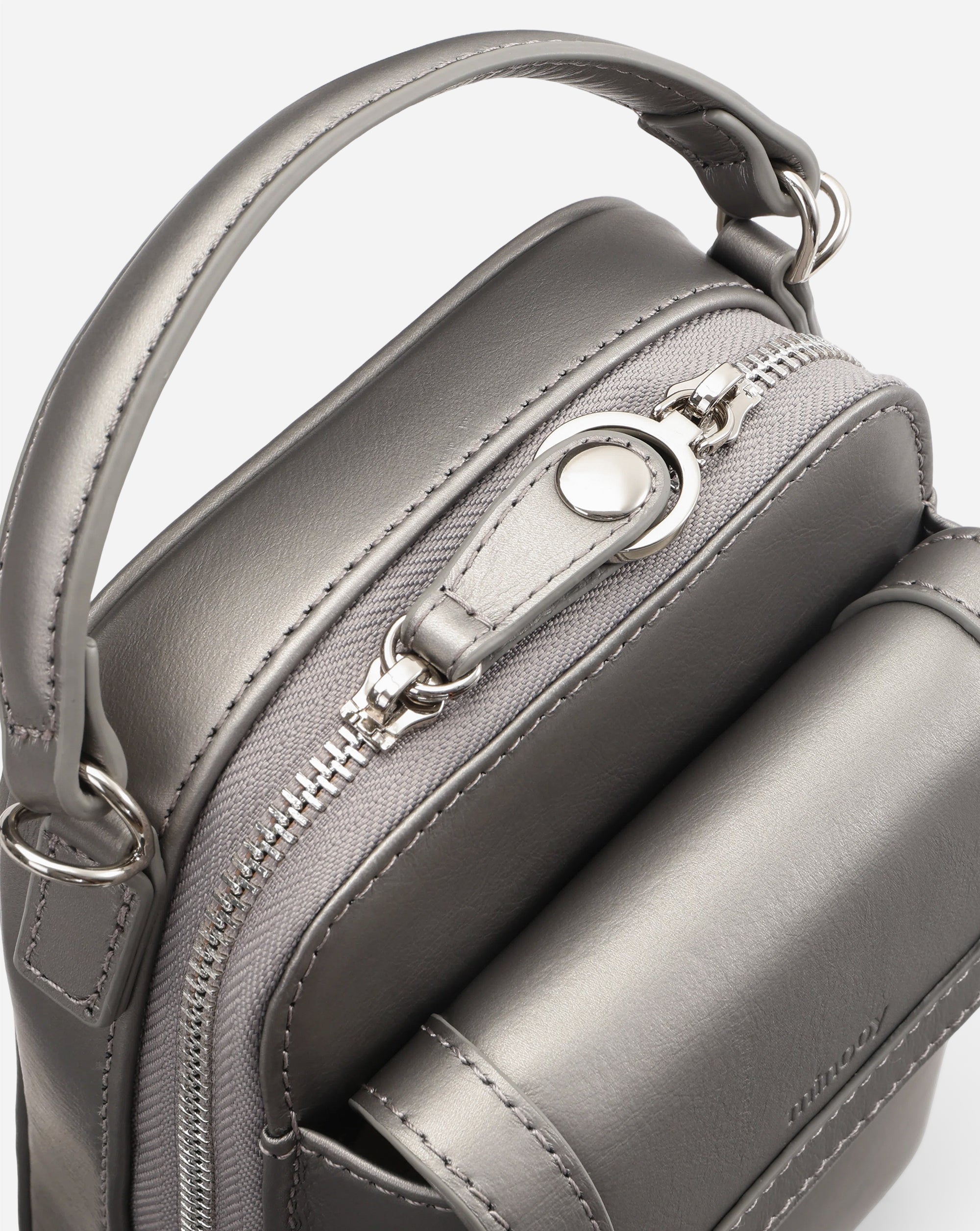 #color_grey nickel